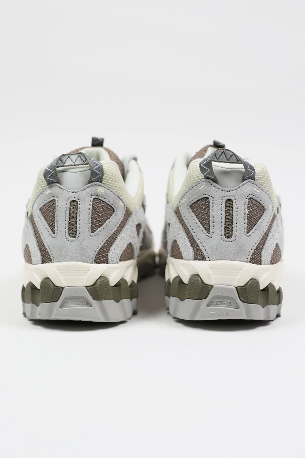 610v1 - Brighton Grey/Mushroom/Concrete