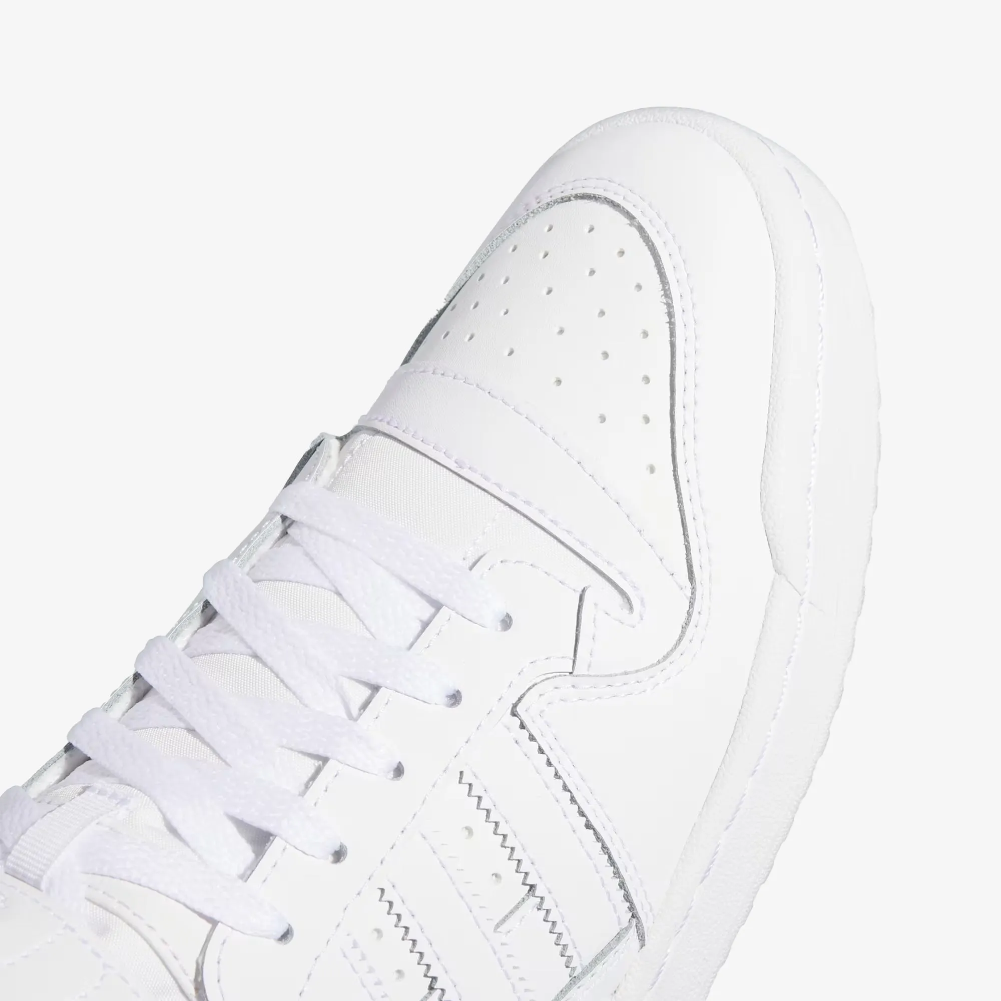 ADIDAS ORIGINALS | FORUM MID { CLOUD WHITE/CRYSTAL WHITE/CLOUD WHITE