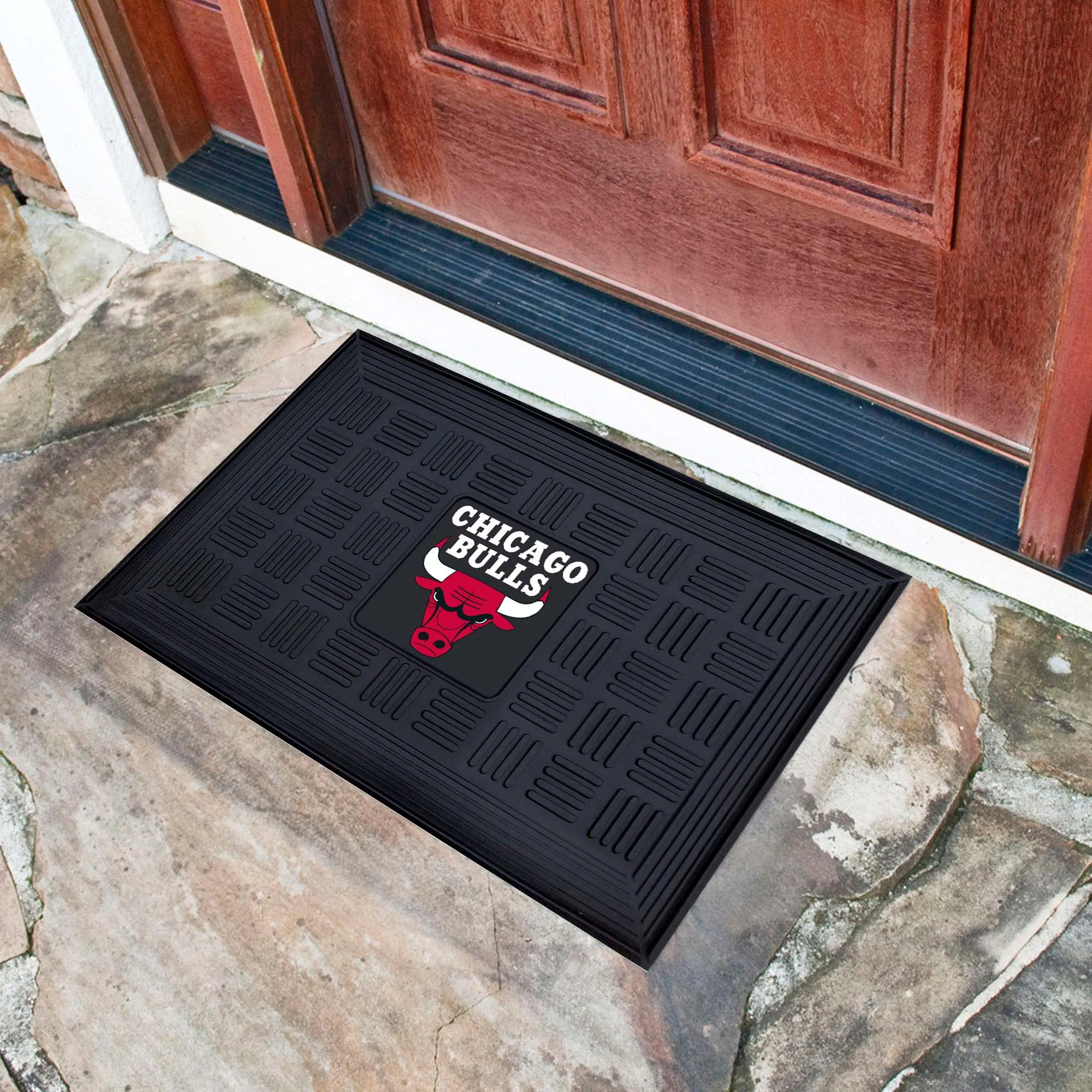 Fanmats Chicago Bulls Heavy Duty Vinyl Medallion Door Mat - 19.5" x 31"