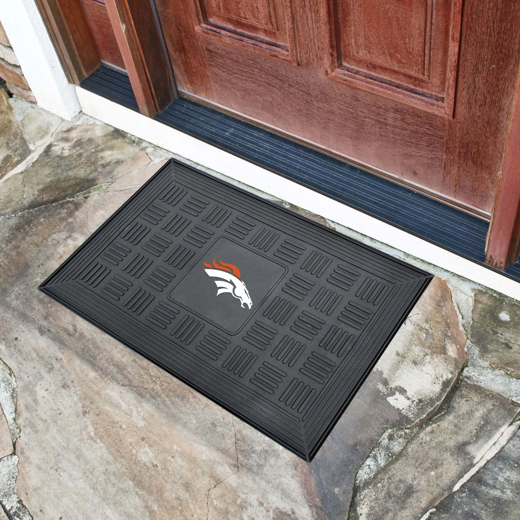 Fanmats Denver Broncos Heavy Duty Vinyl Medallion Door Mat - 19.5" x 31"