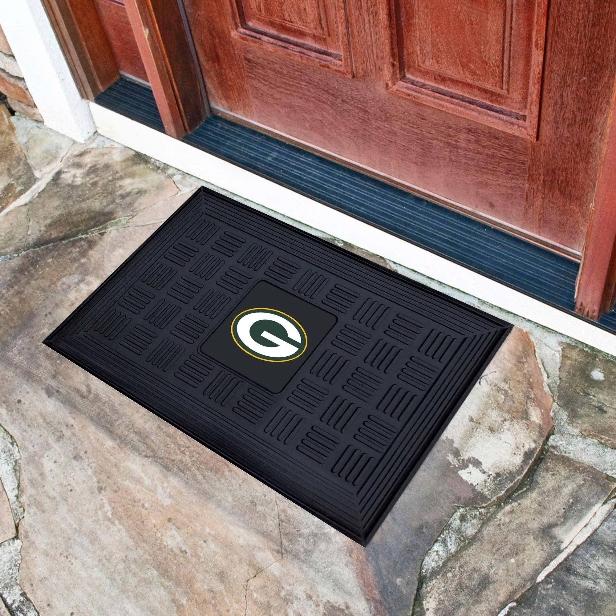 Fanmats Green Bay Packers Heavy Duty Vinyl Medallion Door Mat - 19.5" x 31"