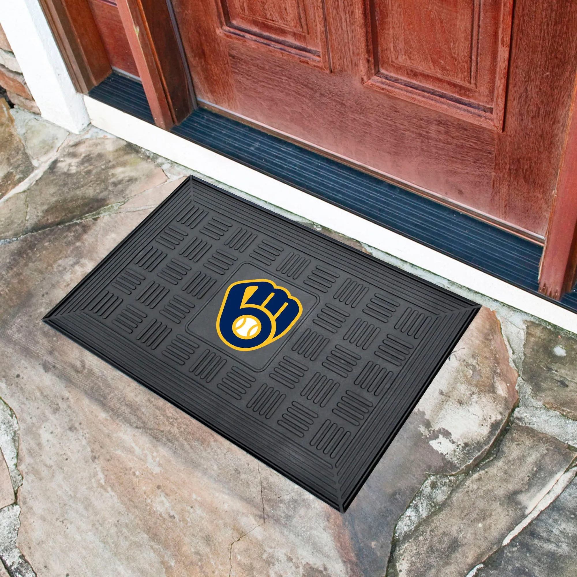 Fanmats Milwaukee Brewers Heavy Duty Vinyl Medallion Door Mat - 19.5" x 31"