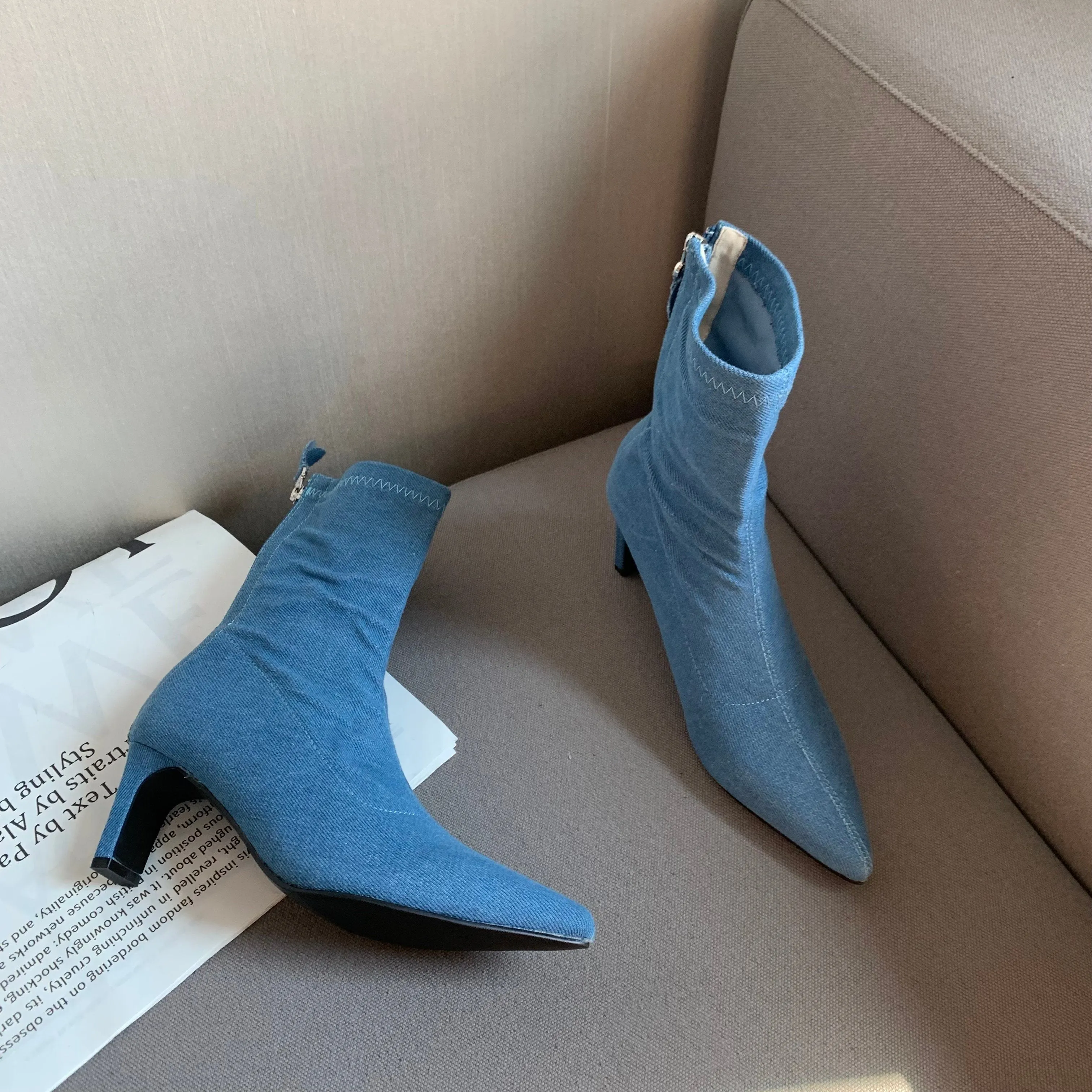 Fashionable Pointed Toe Blue Cowboy Boots