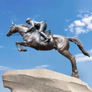 FINEST Outdoor Bronze Equestrian Jumping Statue FB-051