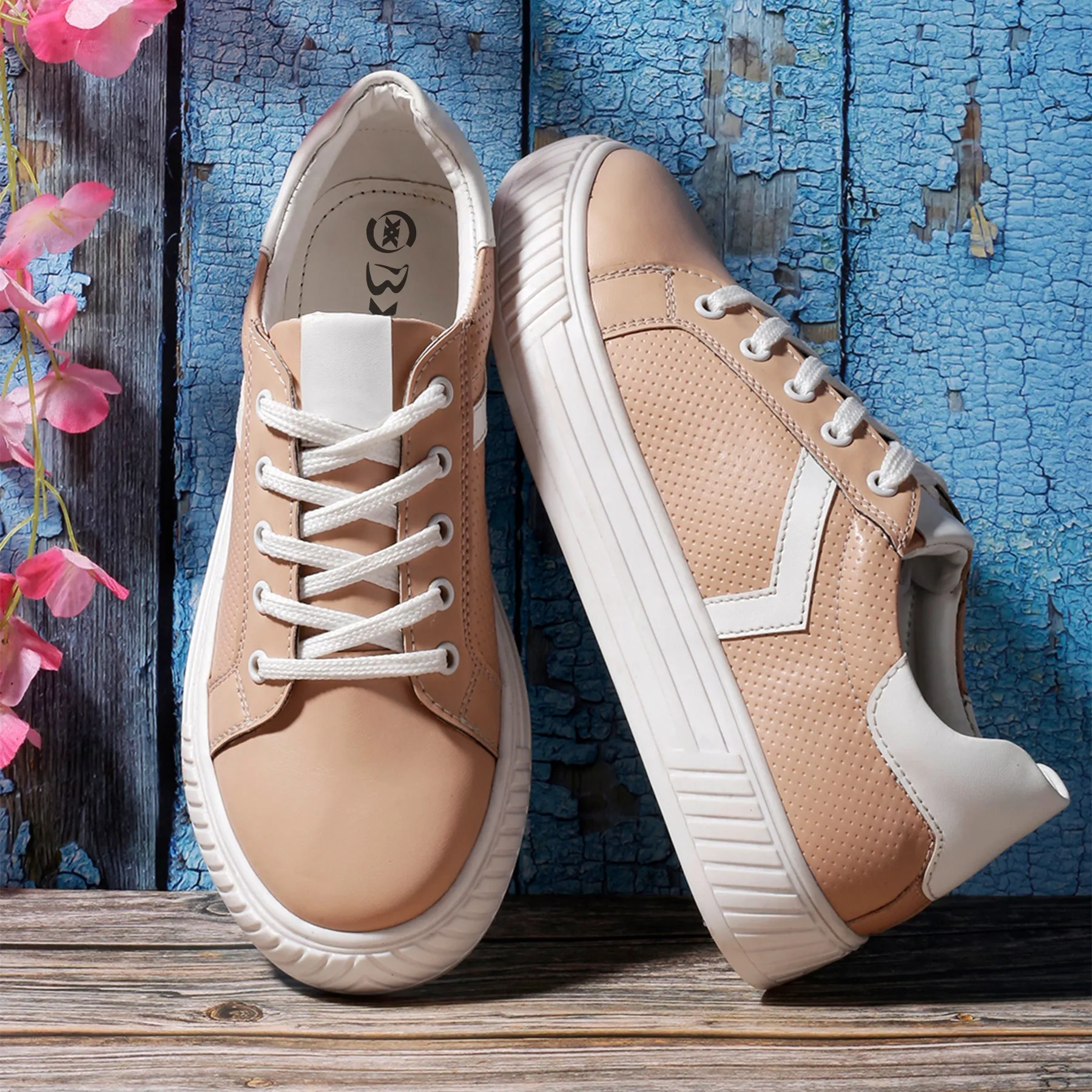 New Women's Trendy Casual Sneakers