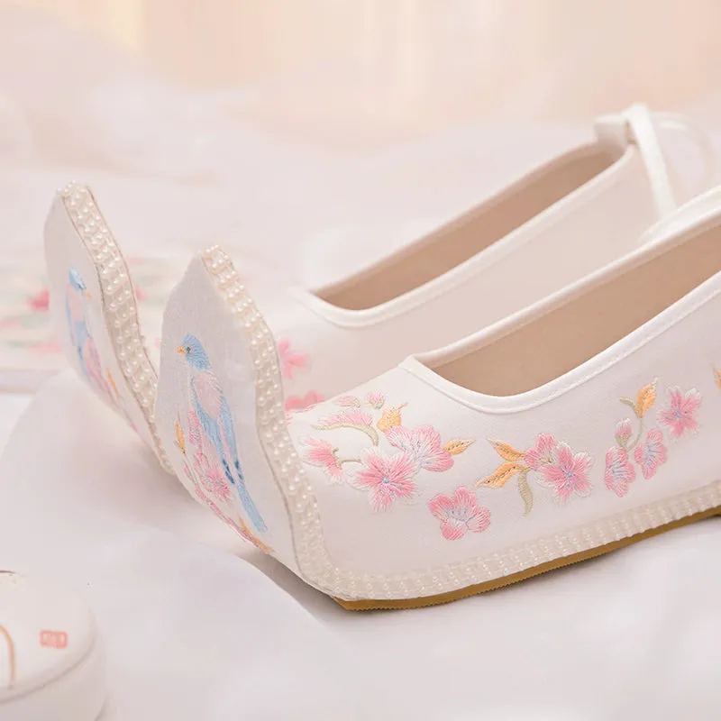 Niao Ming 鸟鸣 Birdsong Tang Dynasty Embroidered Curved Toe Qiaotou Shoes