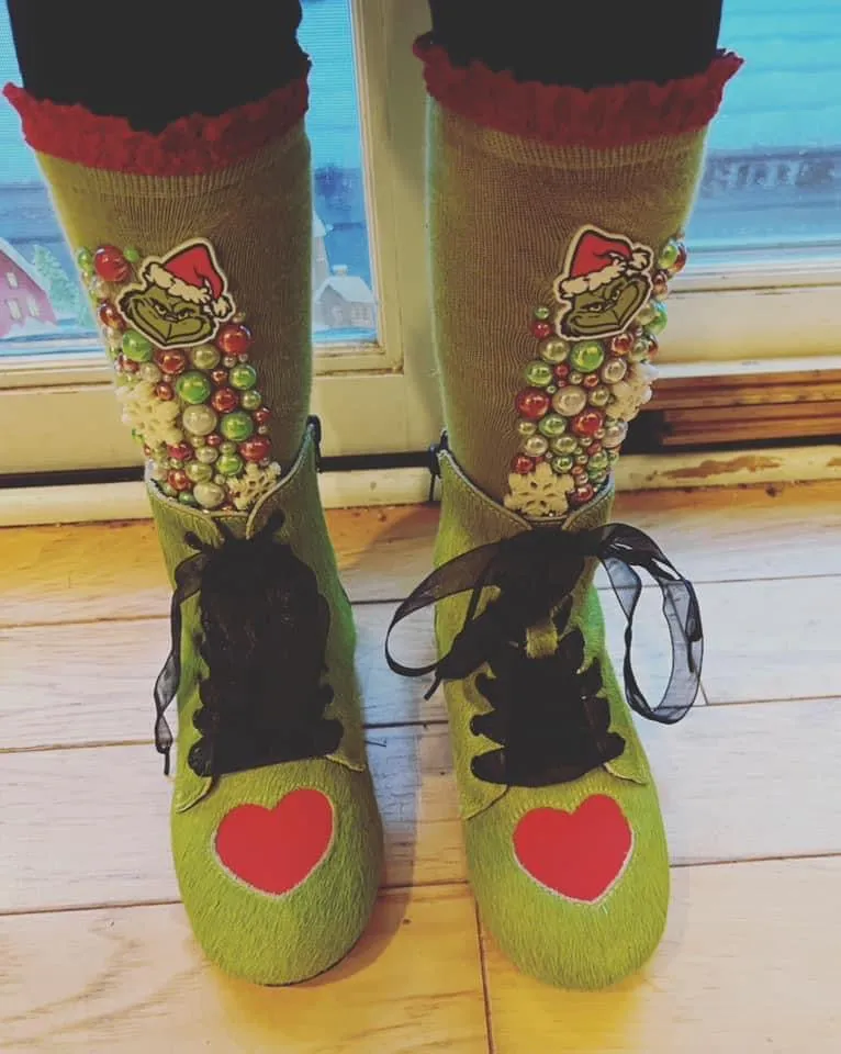 Ready to Ship-You're a Mean One Red Heart    Green Vintage Nyx Christmas Booties!