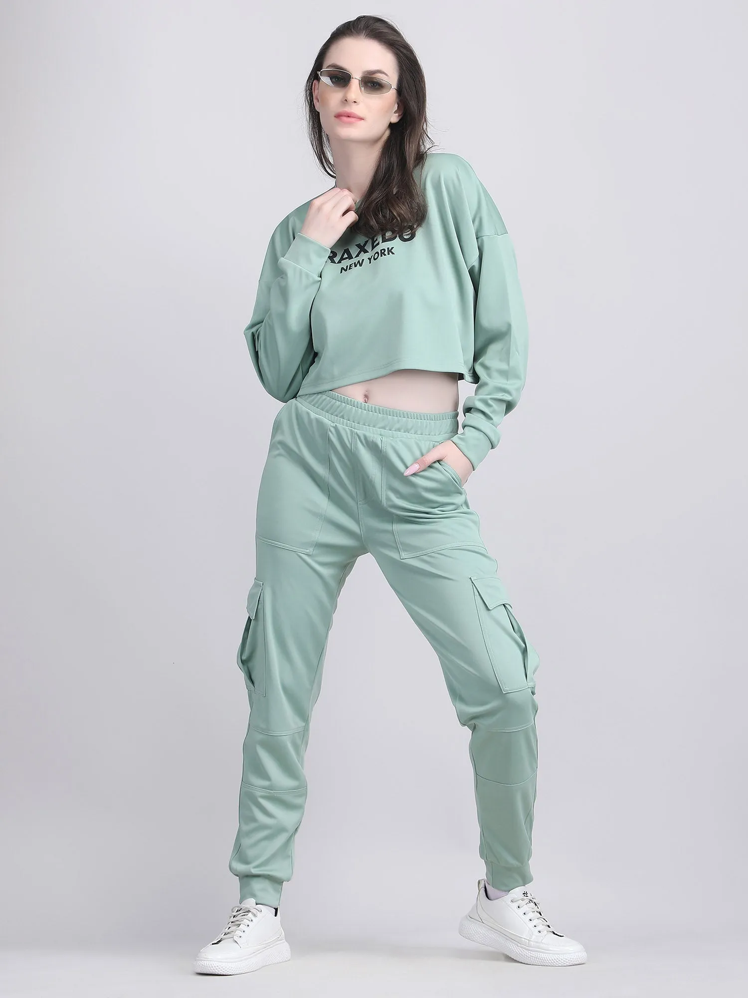 Women's colourful tracksuit - travel look